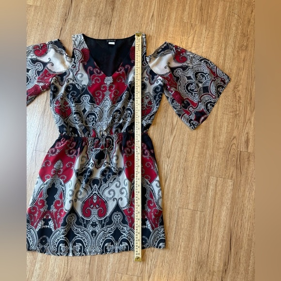 Venus Cold Shoulder 3/4 Bell Sleeves Red Black Beige Paisley Dress Size M - Picture 3 of 9